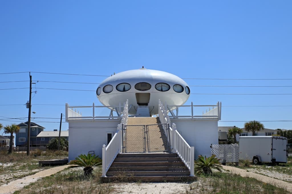 Spaceship House