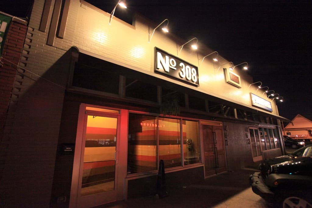 Bar 308