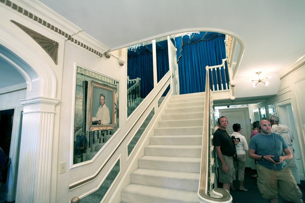 Private Graceland