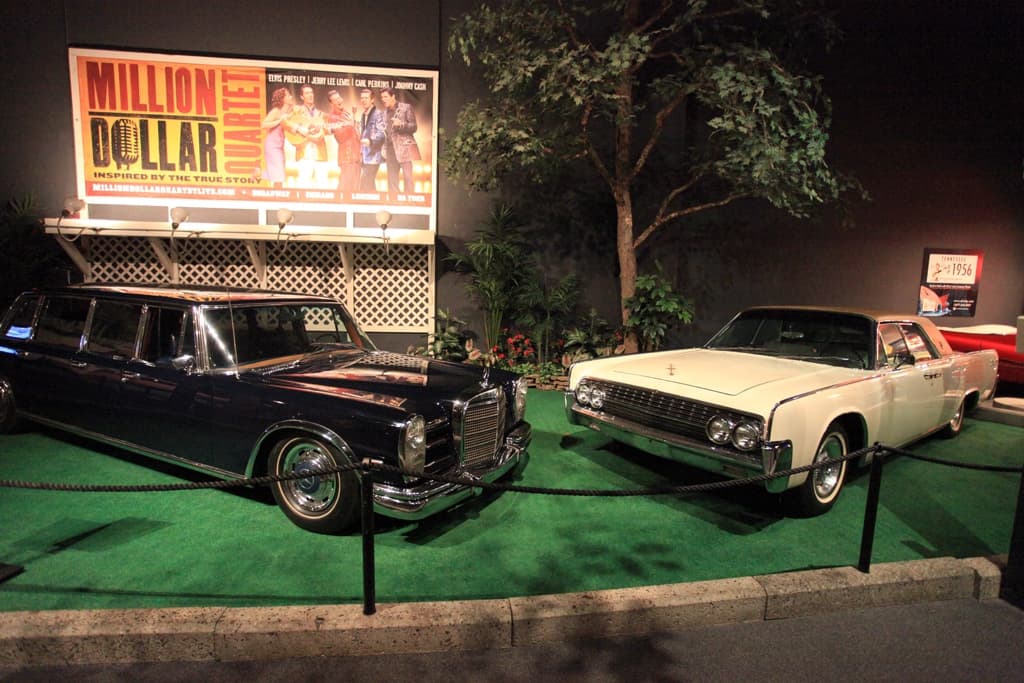 Mercedes 600 Limo and 62 Lincoln