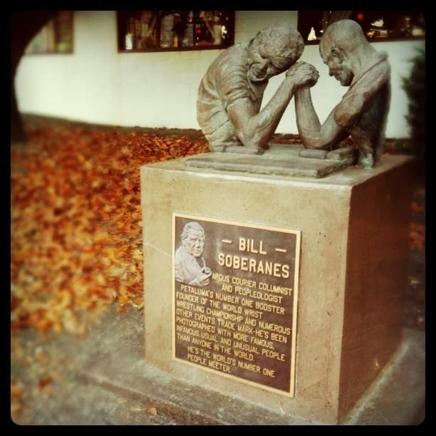 Wrist Wrestling Statue