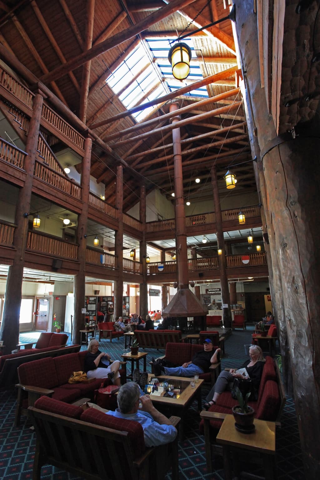 Many Glacier Lodge