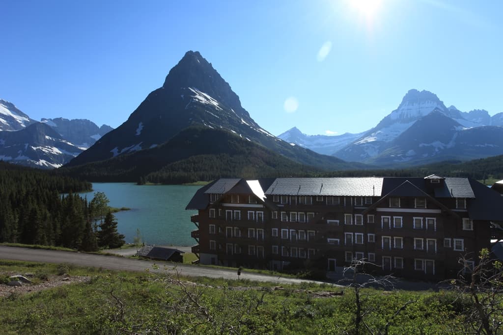 Many Glacier Lodge